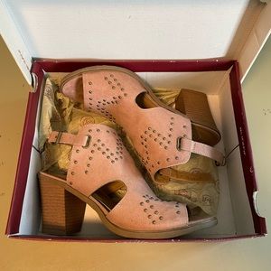 Women’s sandals